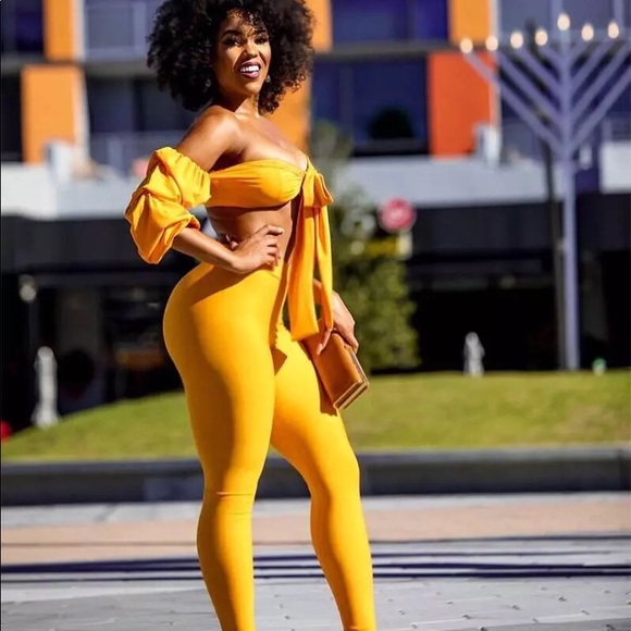 Flirty Diana 2 Piece Set - Picture 2 of 2